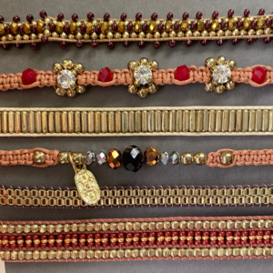 Bracelets macramés et perles (brun bordeaux et or)